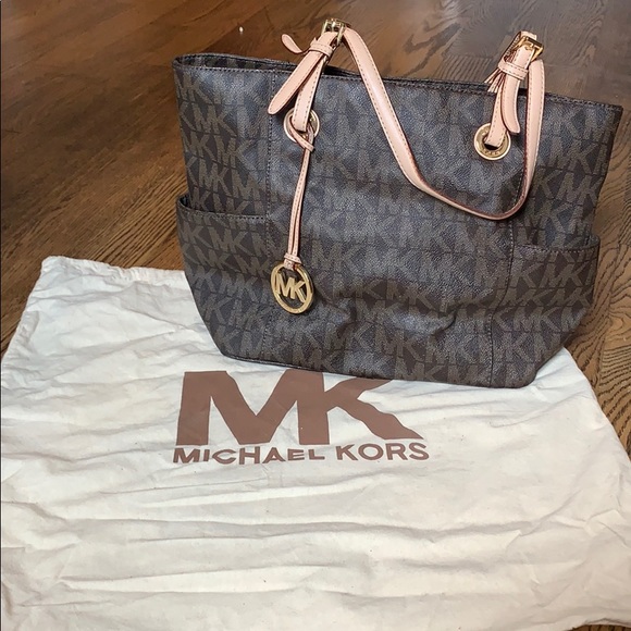Michael Kors Signature Tote - Picture 2 of 5
